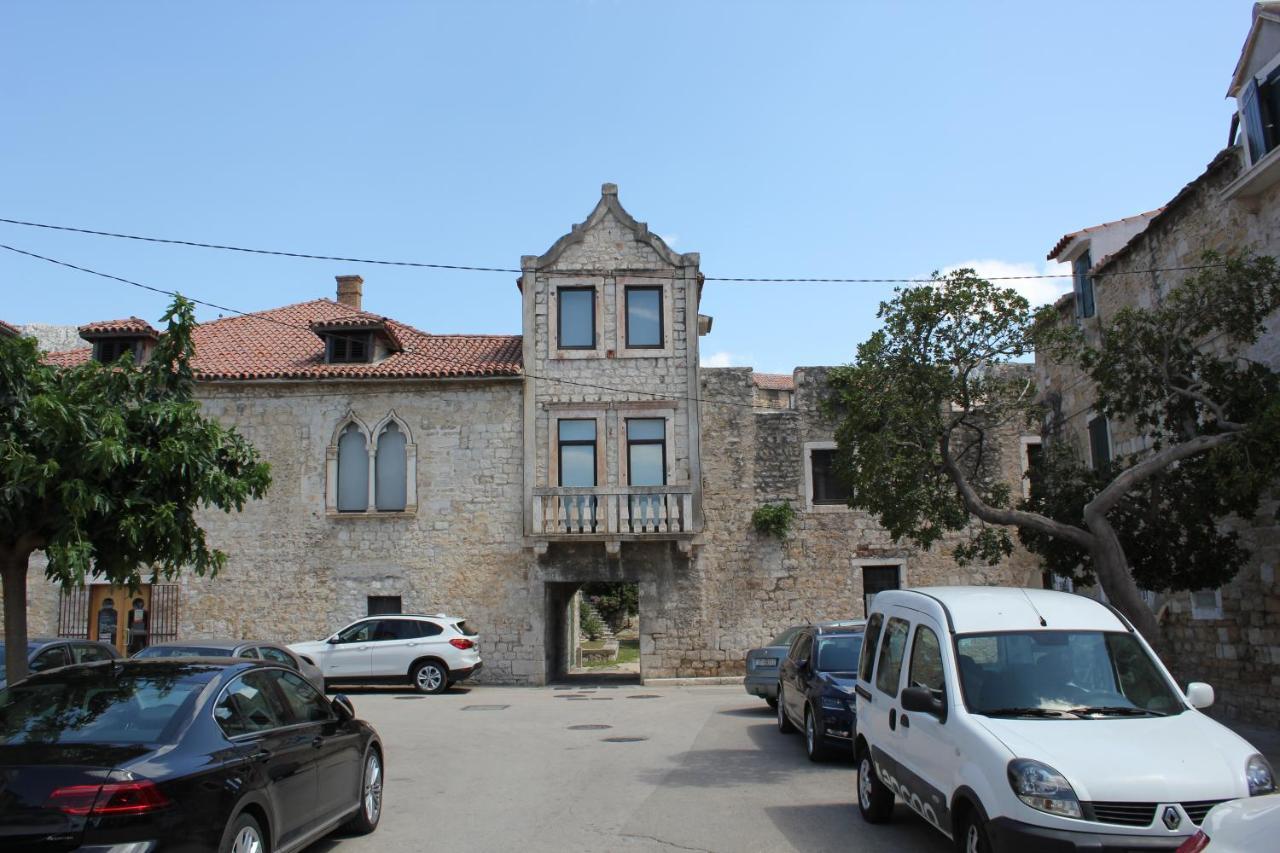 הוילה Kaštela Stone House Castellum מראה חיצוני תמונה