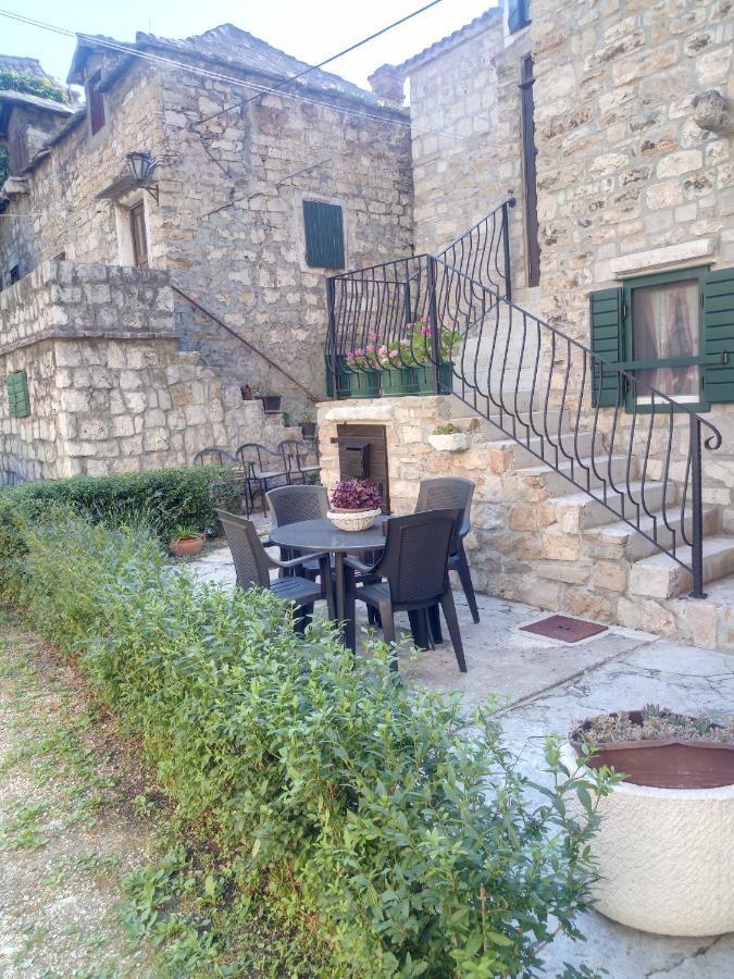 הוילה Kaštela Stone House Castellum מראה חיצוני תמונה