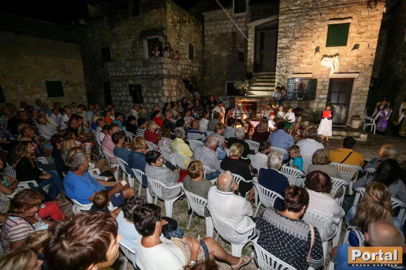 הוילה Kaštela Stone House Castellum מראה חיצוני תמונה