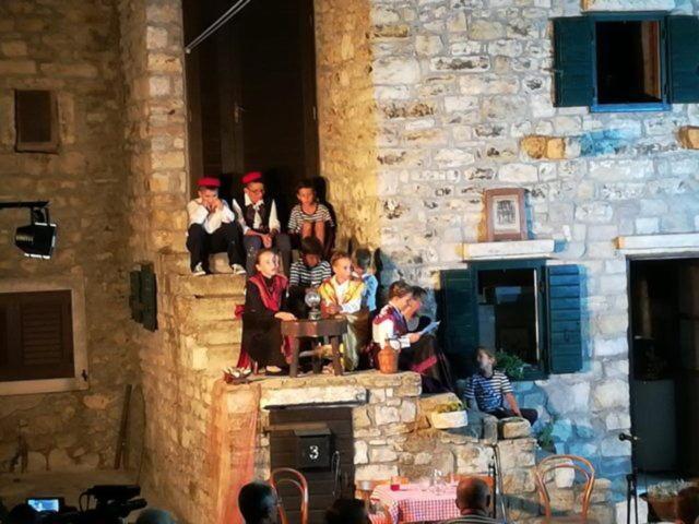 הוילה Kaštela Stone House Castellum מראה חיצוני תמונה
